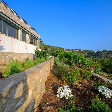 Newly Renovated With Panoramic Sea Views