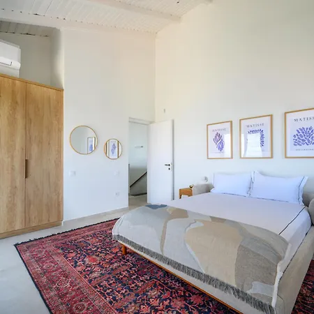 Newly Renovated With Panoramic Sea Views Villa