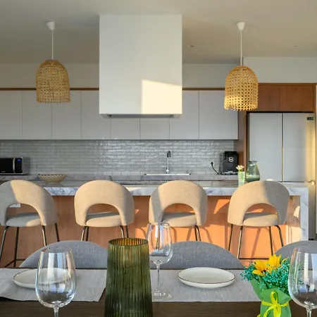 Villa Newly Renovated With Panoramic Sea Views *