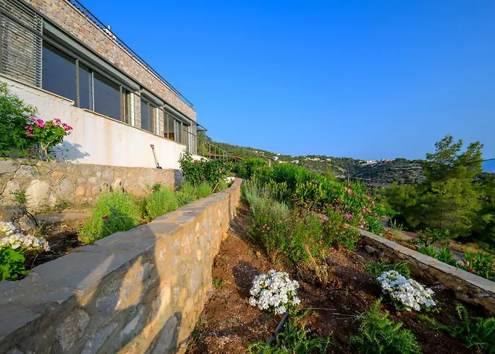 Newly Renovated With Panoramic Sea Views