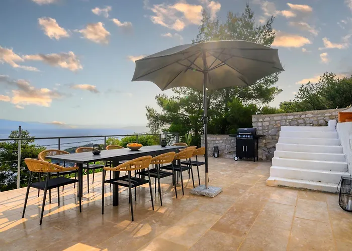 빌라 Newly Renovated With Panoramic Sea Views