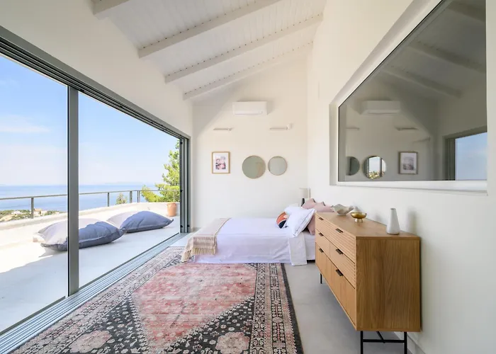 Newly Renovated With Panoramic Sea Views 빌라 *